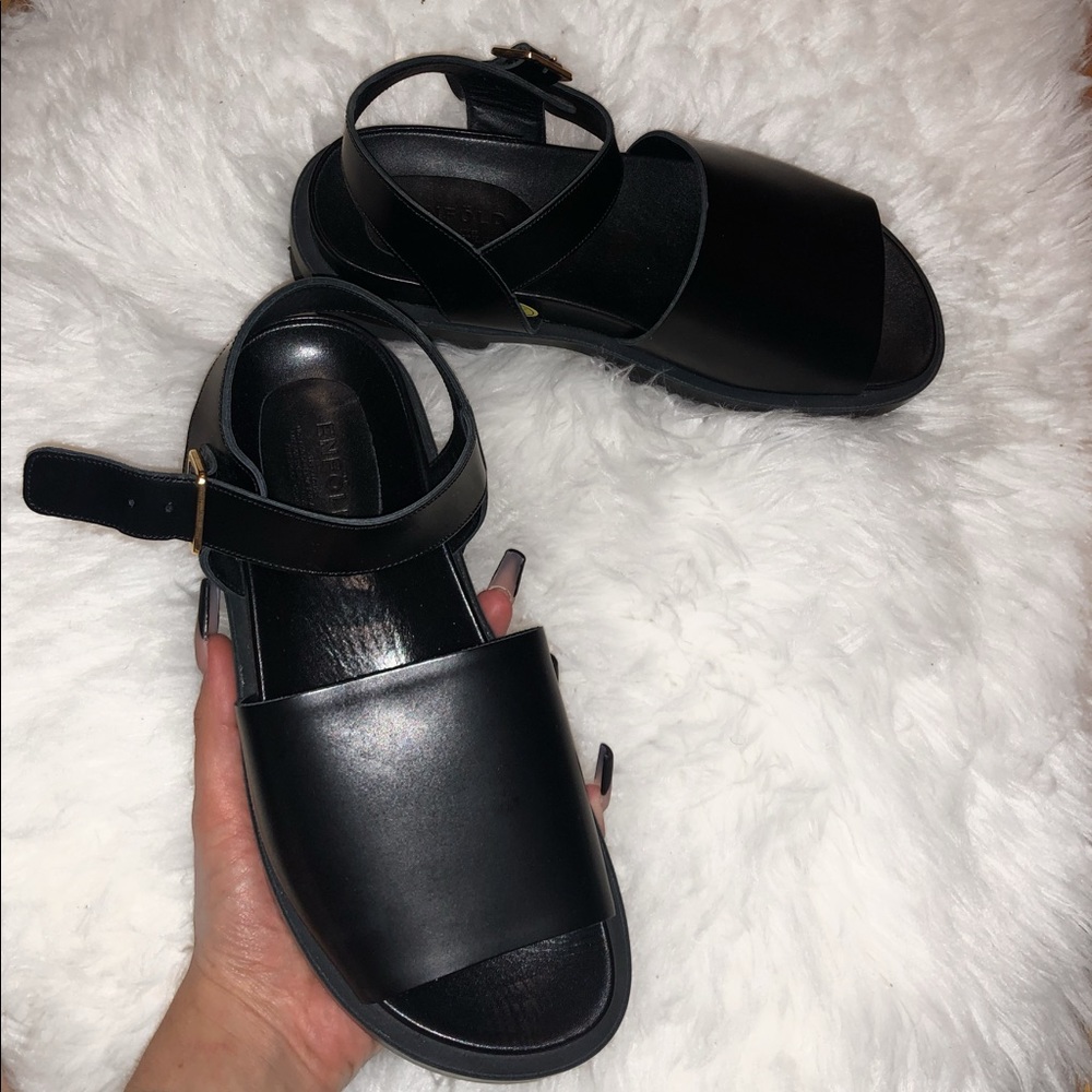 BLACK AUTHENTIC LEATHER CHUNKY SANDALS 🖤